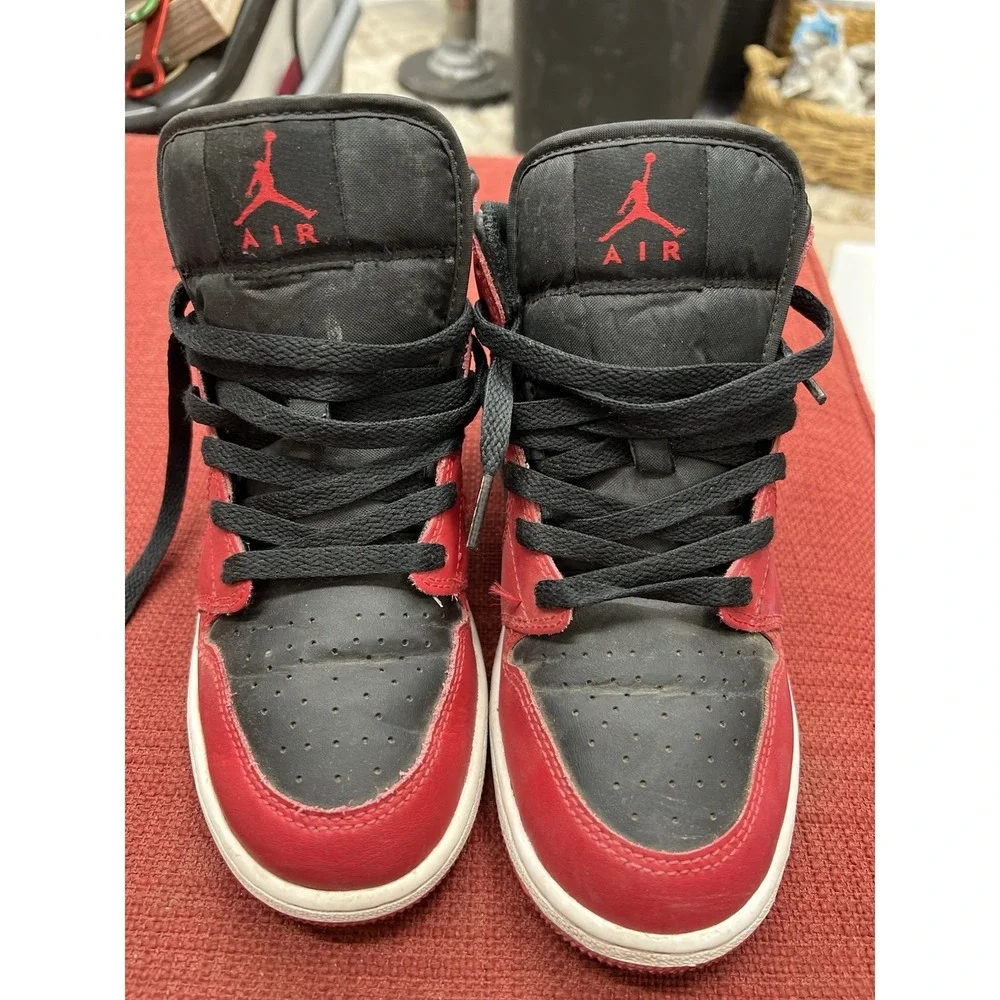 Nike Air Jordan‎ 1 Mid Shoes Black Gym Red White DQ8423-061 Youth 4.5